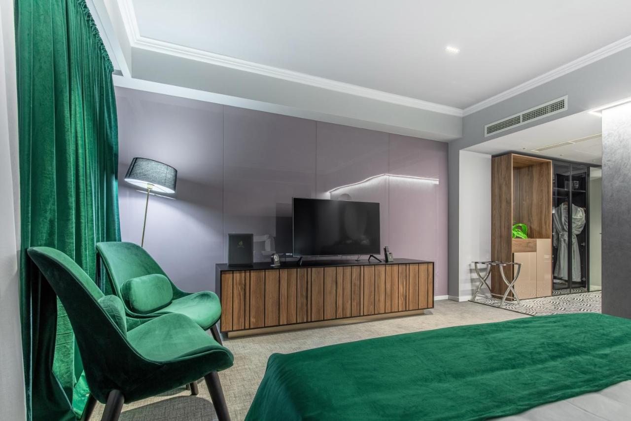 Kristal Hotel